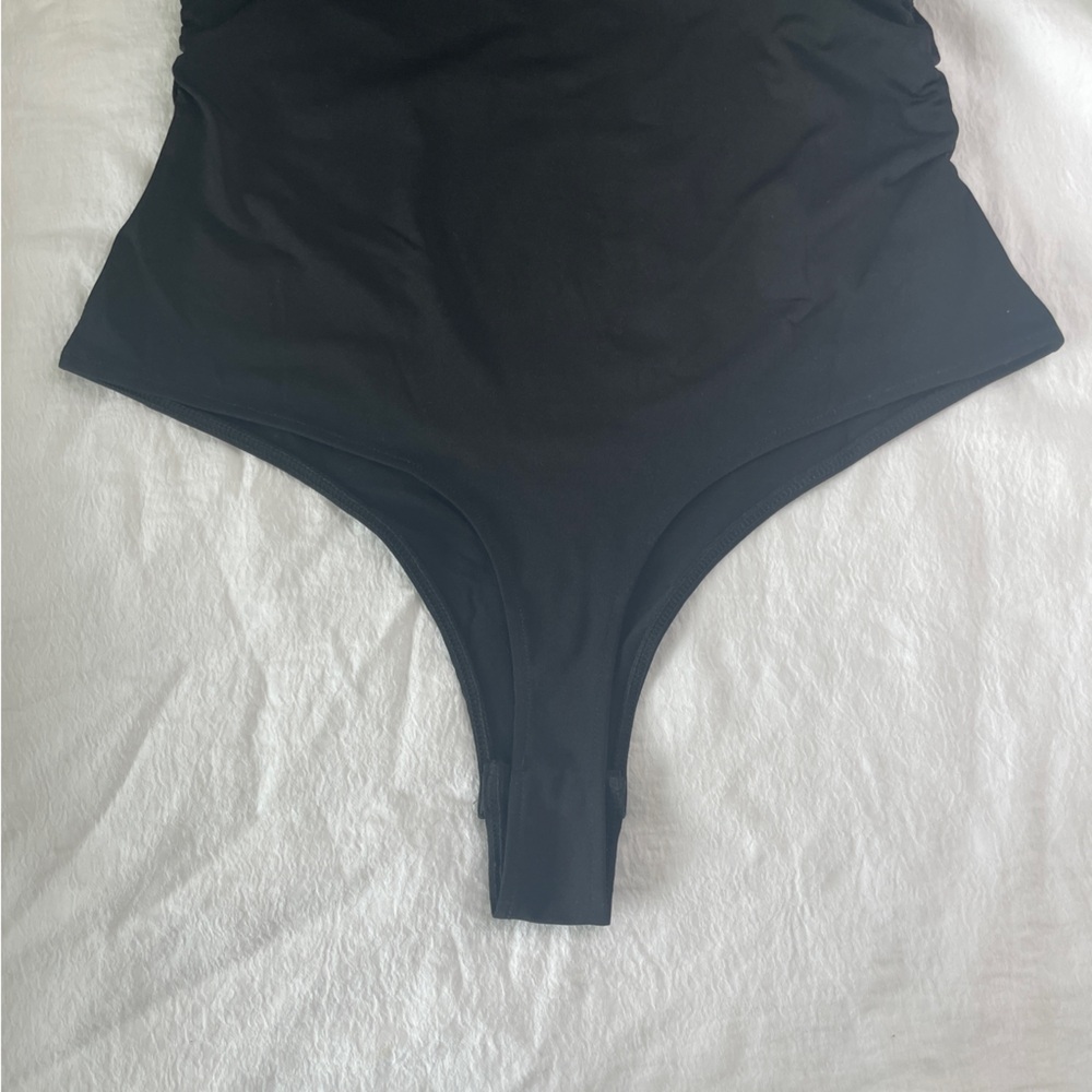 H&M Asymmetrical off-the-shoulder bodysuit - Picture 12 of 16